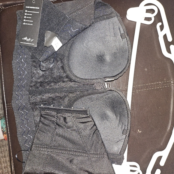 NwT ALIVILIA Rhinestone Top Black Small - Picture 2 of 6